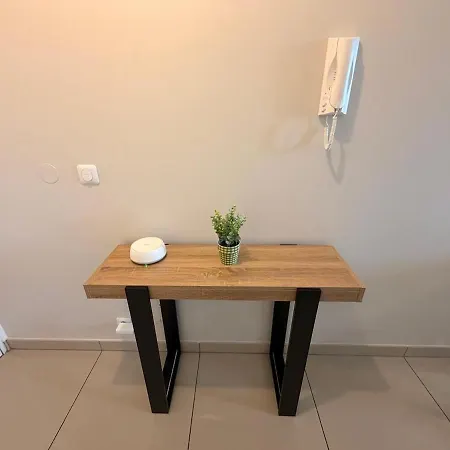 Apartment Le Nid Parisien Netflix Parking